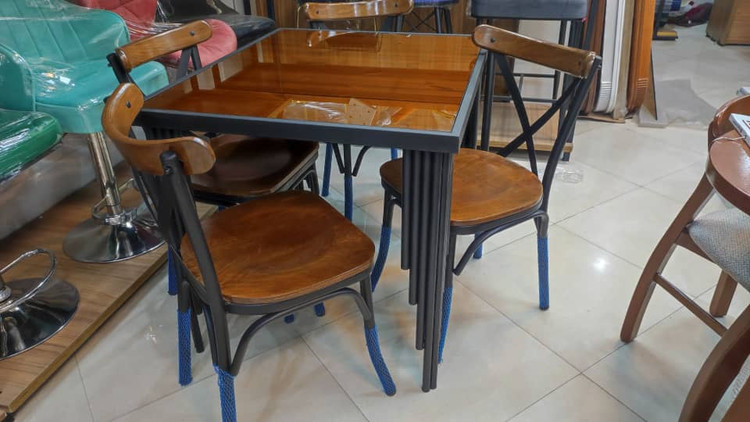 میز غذا خوری لهستانی ۴نفره