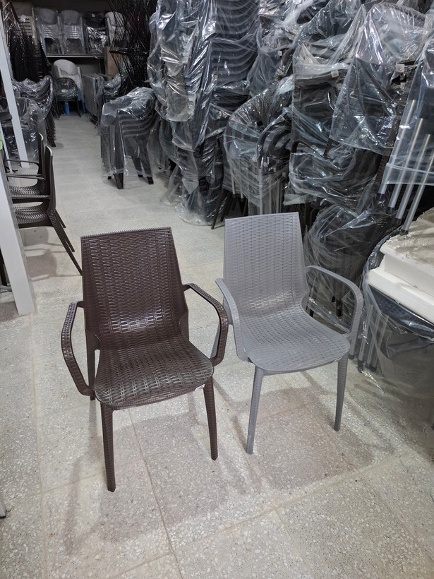 صندلی پلاستیکی کامپیران کد 010