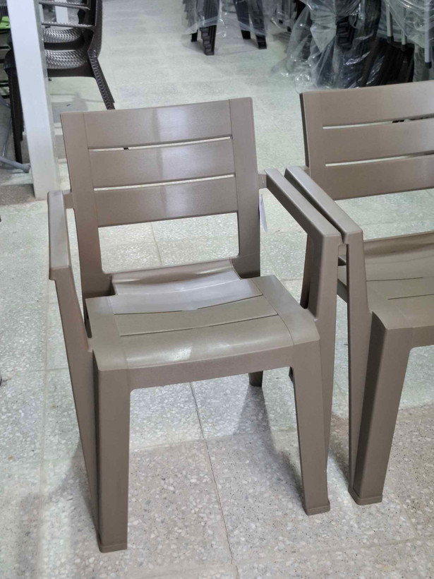 صندلی پلاستیکی کامپیران کد 0۵۰