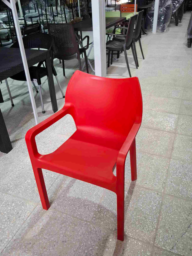 صندلی پلاستیکی کامپیران کد 0۷۰