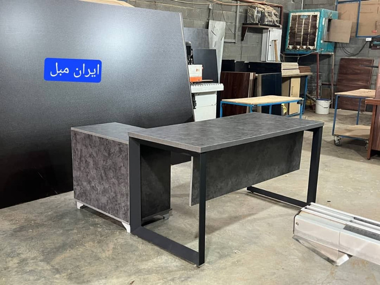 میز اداری پایه فلزی کامپیران کد ۱۱